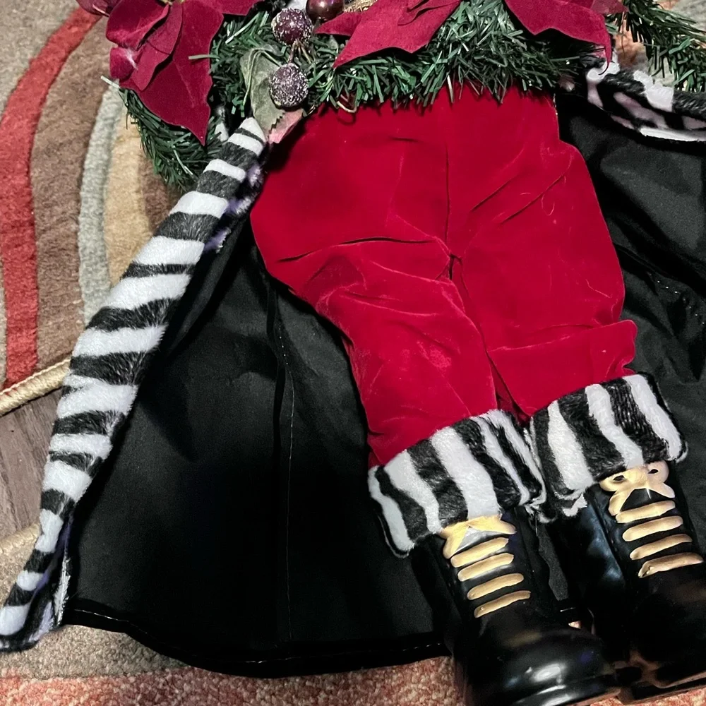PRE-LOVED VINTAGE 19” TALL BLACK SANTA CLAUS DISPLAYED WITH HIS SOFT CURLY BEARD